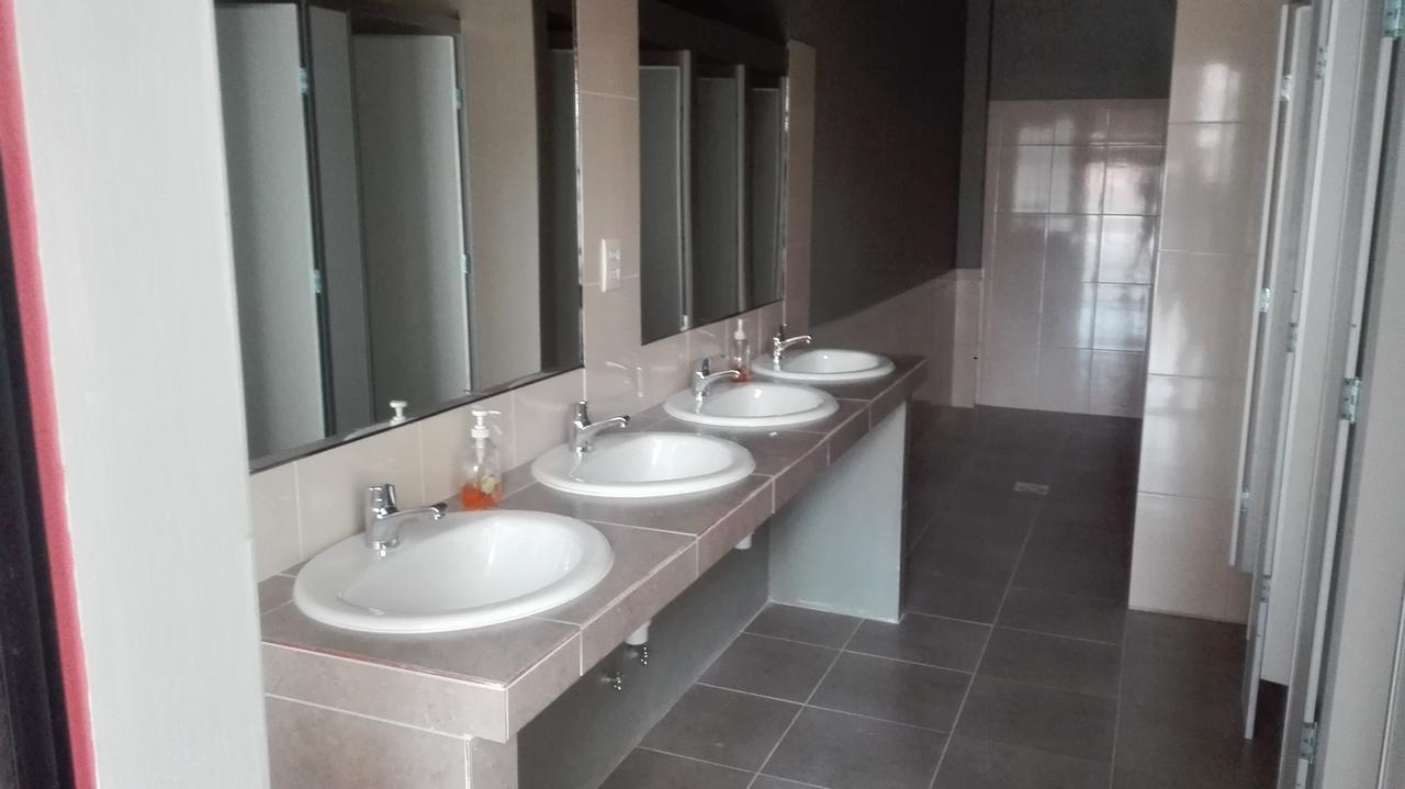 Piedra Blanca Backpackers Hostel Uyuni Ngoại thất bức ảnh