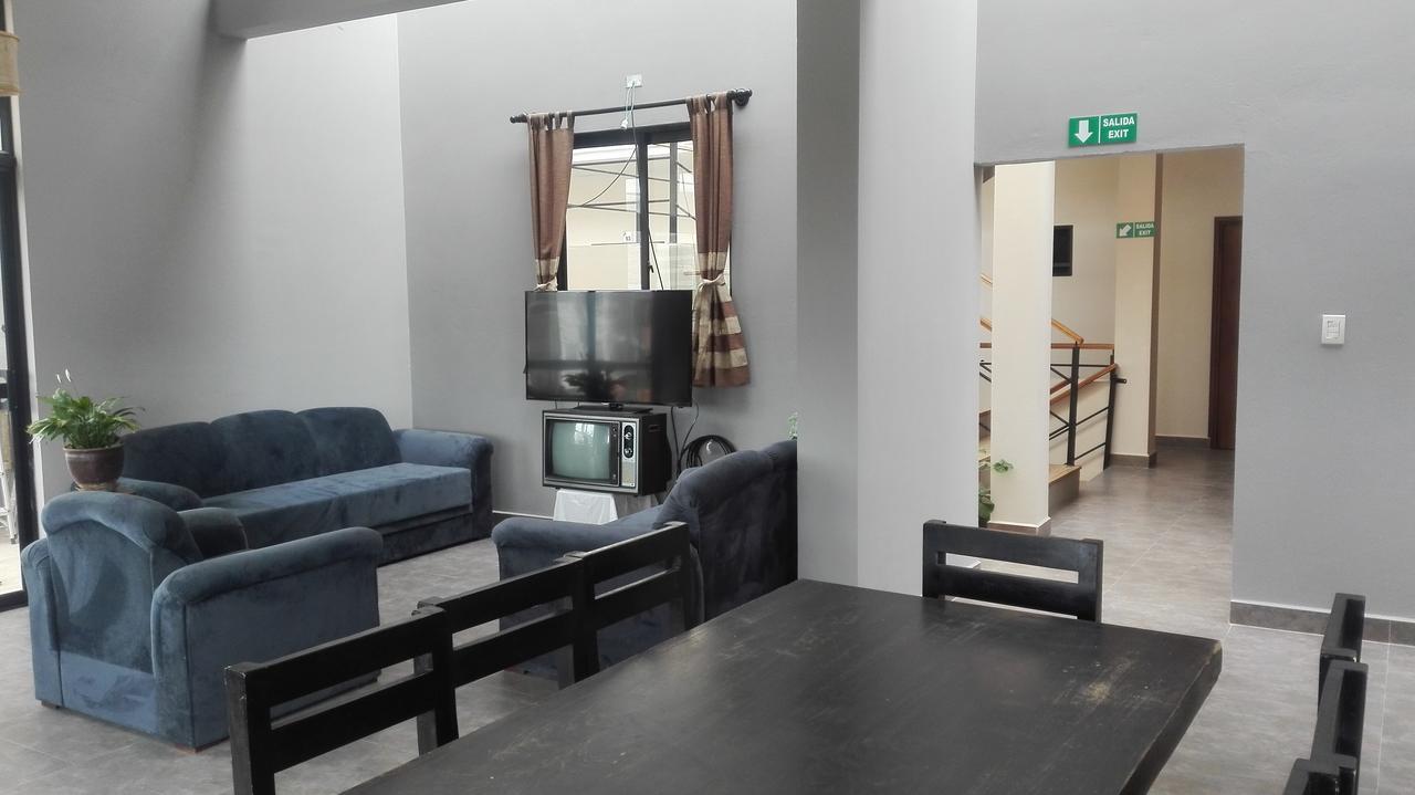 Piedra Blanca Backpackers Hostel Uyuni Ngoại thất bức ảnh